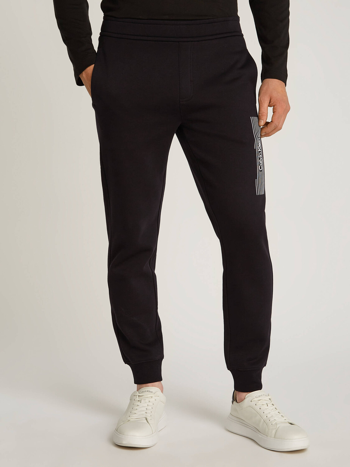 

Спортивные брюки Calvin Klein HORIZONTAL Regular Fit, черный