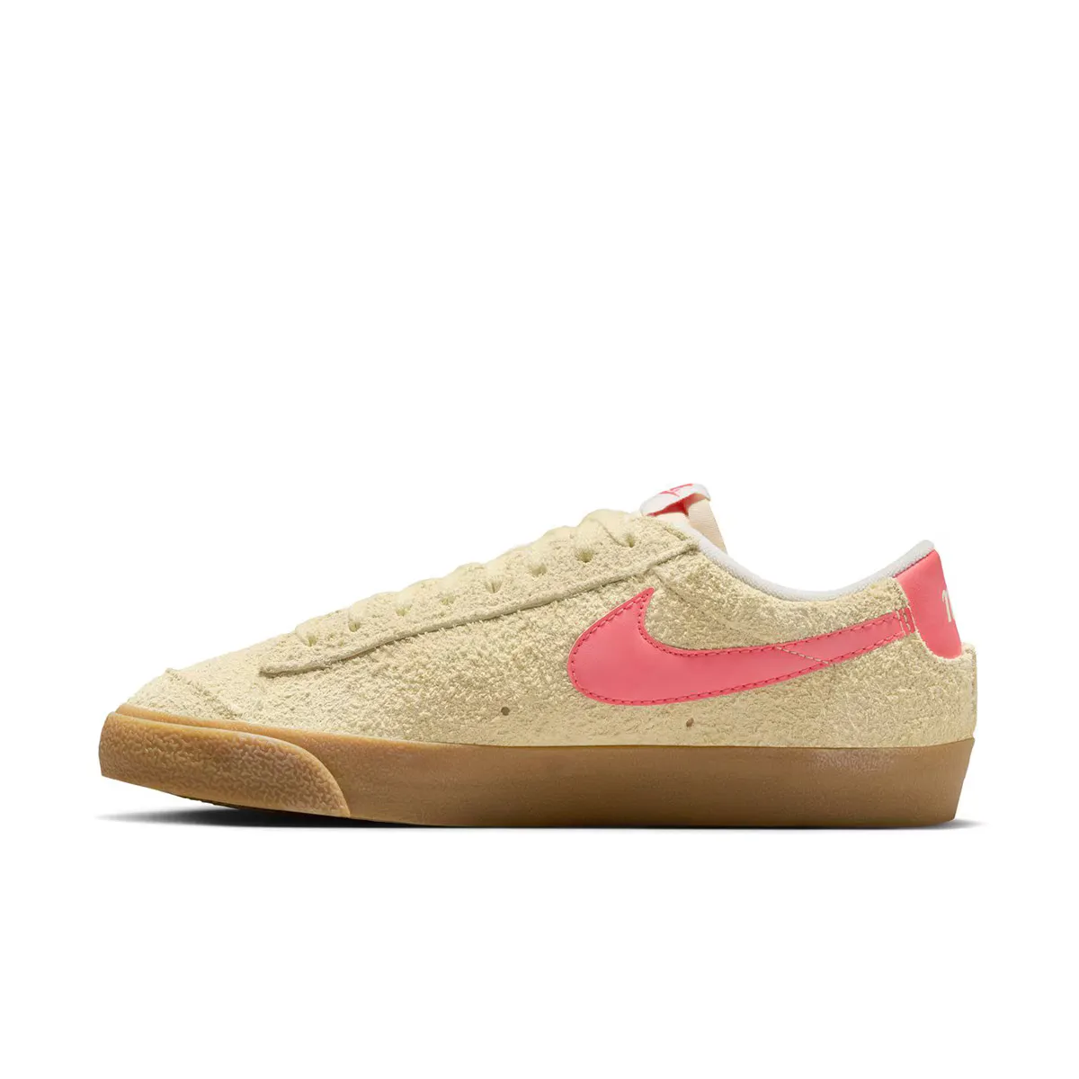 Женские повседневные кроссовки Nike Blazer Low '77 Vintage, желтый — фото 4