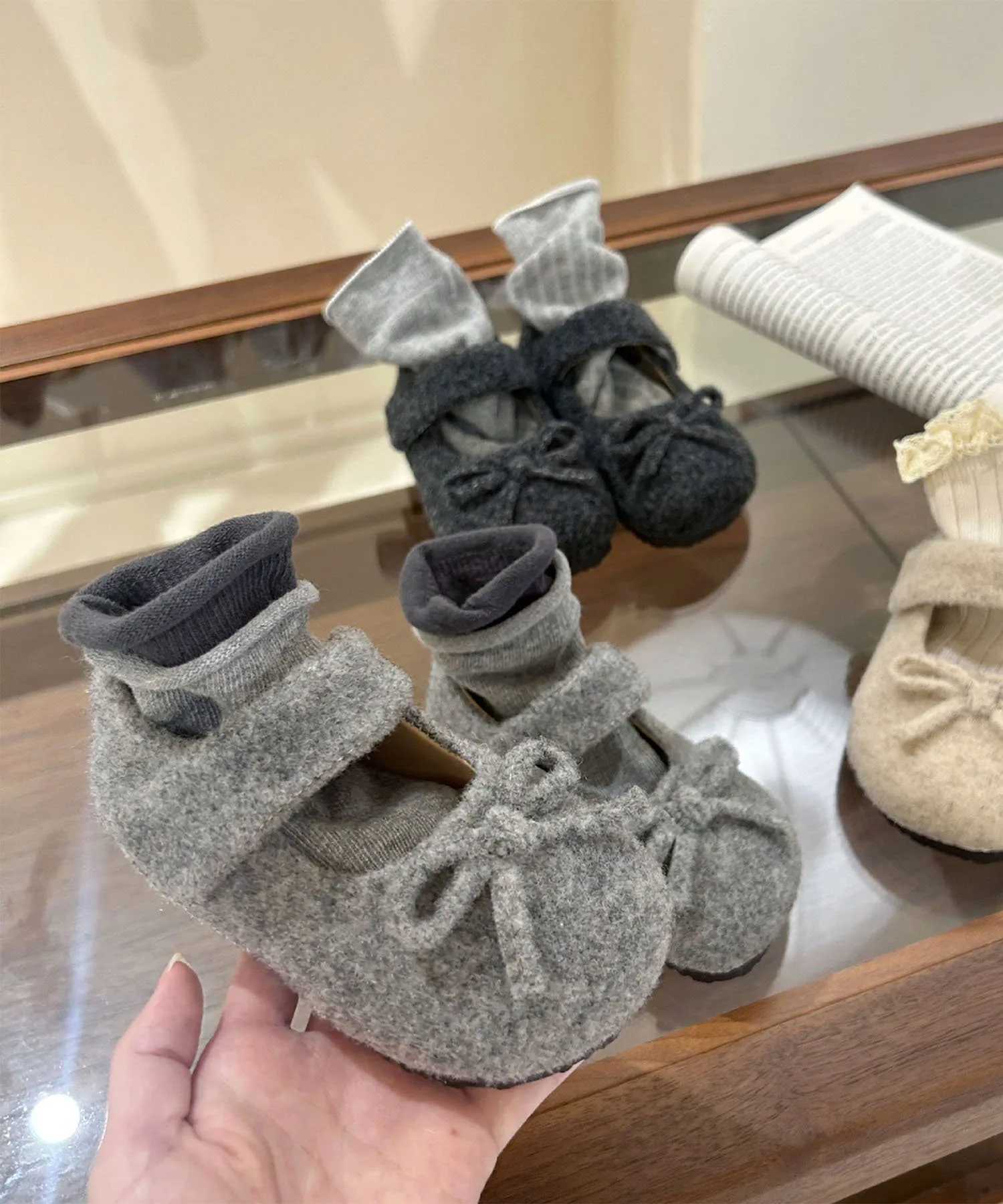Детские туфли с ремешками, похожими на шерсть Aimoha Kids, Light gray — фото 4