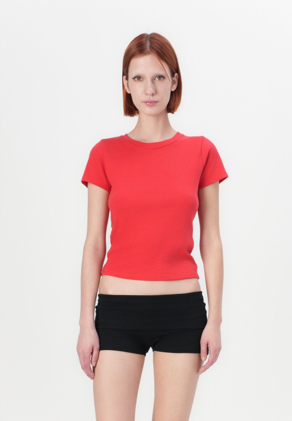 

Базовая футболка CREW Hollister Co., красный