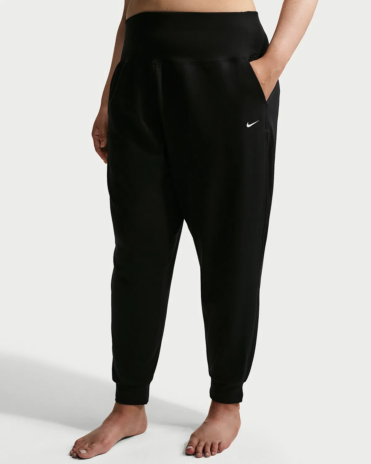 Женские утепленные джоггеры с высокой посадкой Nike One (Plus Size), Black/White — фото 2