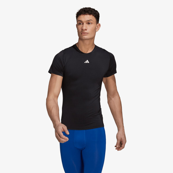 

Футболка Techfit Adidas, черный