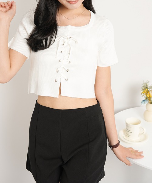 

Укороченная вязаная футболка со шнуровкой NinaetLina, белый