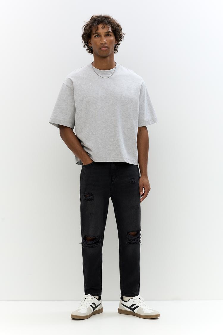 

Джинсы свободного кроя с рваными краями Pull And Bear, черный