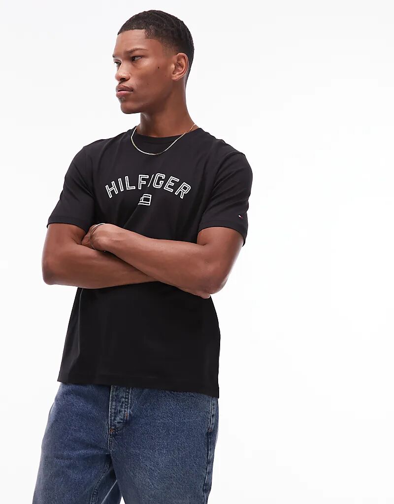 

Футболка с логотипом Tommy Hilfiger черного цвета