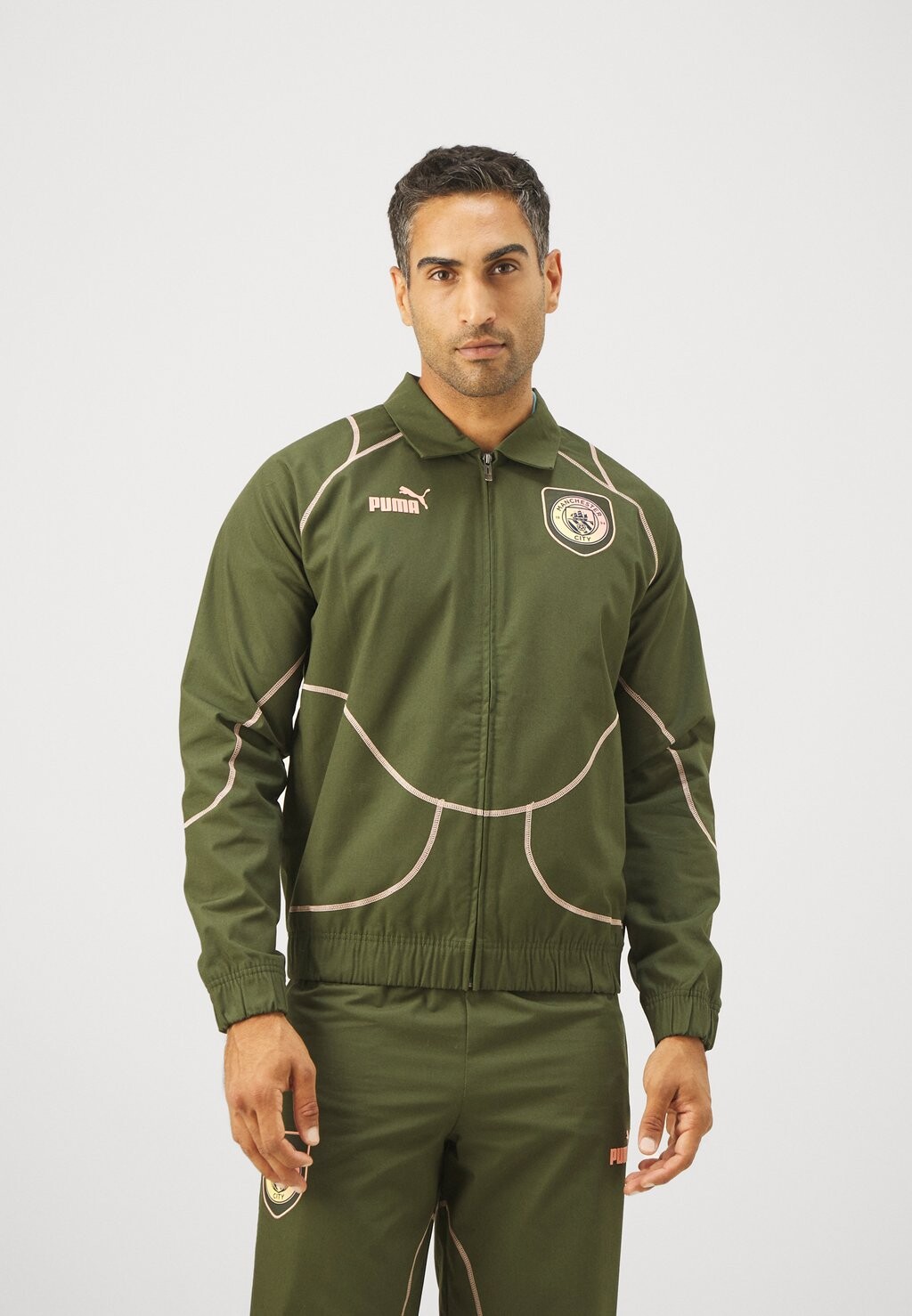 

Тренировочная куртка Puma, хаки