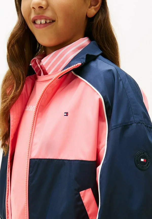 Легкая ветровка tommy hilfiger essential relaxed с кантом Tommy Hilfiger, Ancient White Tropical Blush — фото 4