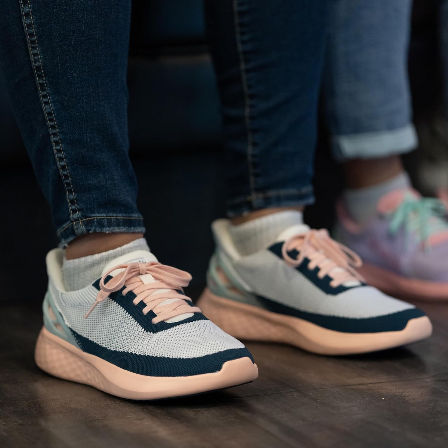 Кроссовки Kizik Slip On: Athens- удобные для носки весь день, без ручного застегивания, дышащий верх из трикотажа, мужские и женские прогулочные туфли с поддержкой свода стопы, Bahama — фото 2