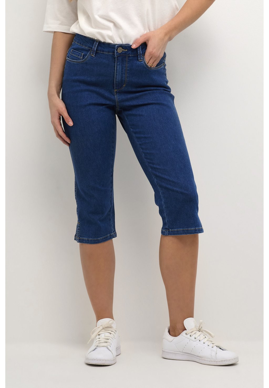 

Джинсовые шорты Kaffe VICKY CAPRI, цвет Medium Blue Washed Denim