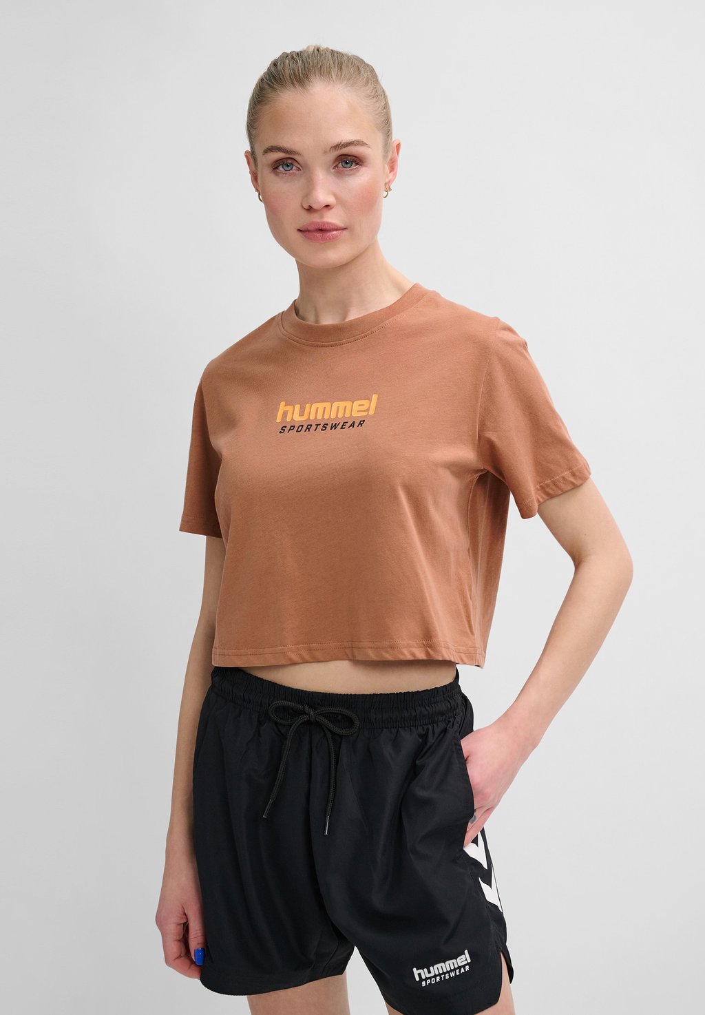 

Футболка с принтом LGC MALU CROPPED Hummel, цвет mocha mousse