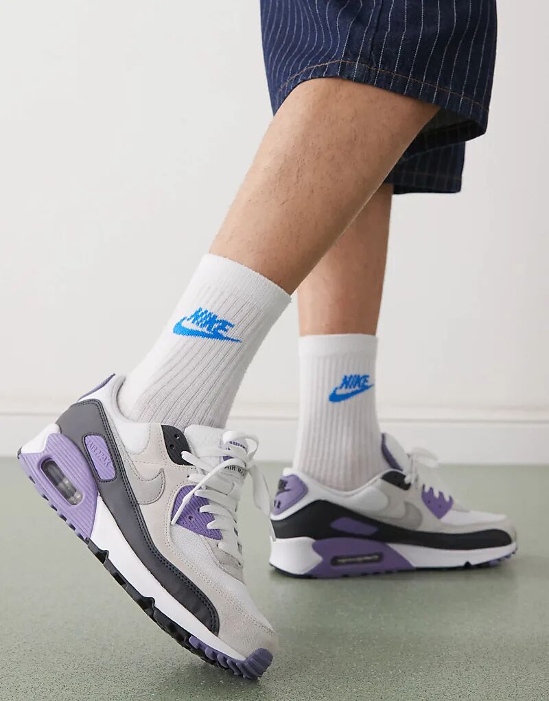 

Кроссовки унисекс Nike Air Max 90 серого и фиолетового цветов