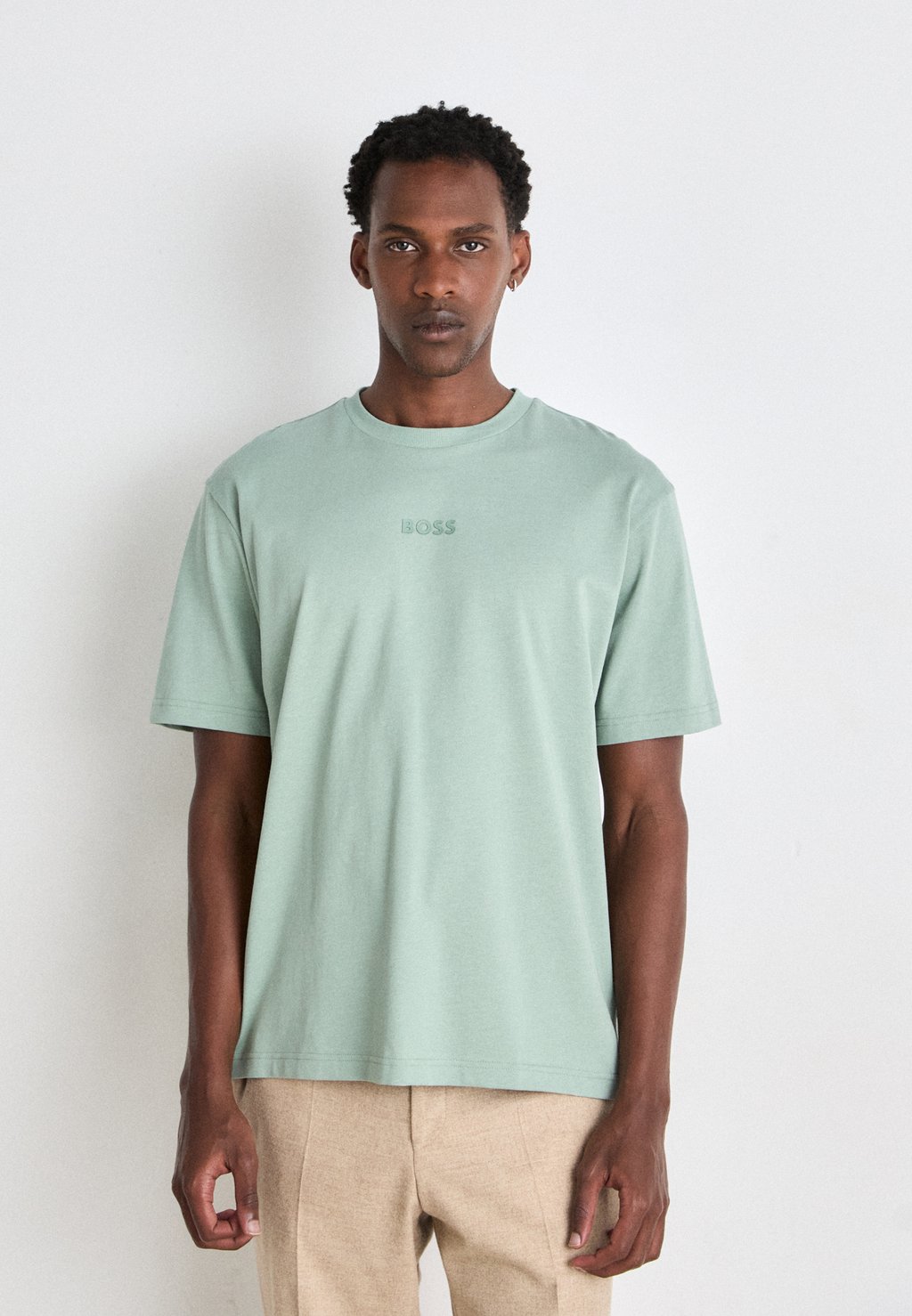 

Базовая футболка TEE BOSS, зеленый