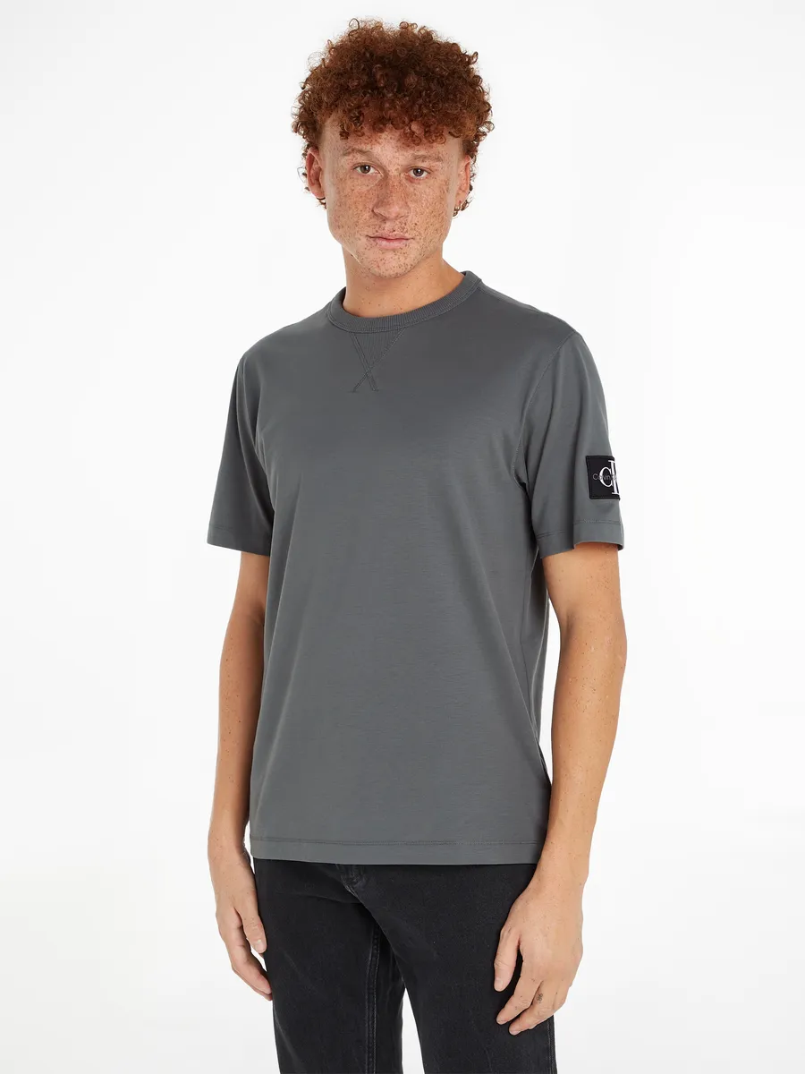 

Футболка Calvin Klein Jeans "BADGE REGULAR TEE", серый