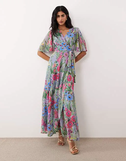 

Платье макси с сиреневым цветочным принтом и юбкой с запахом и завязками на талии Hope & Ivy