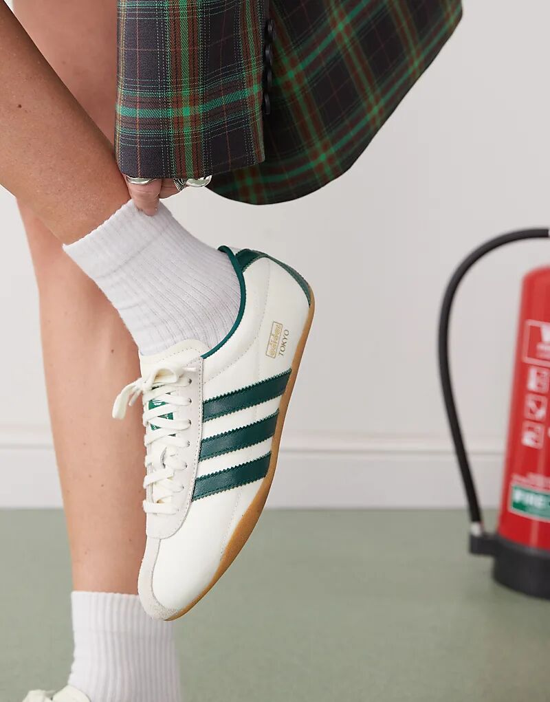 Кроссовки adidas Originals Tokyo белого и темно-зеленого цветов — фото 4