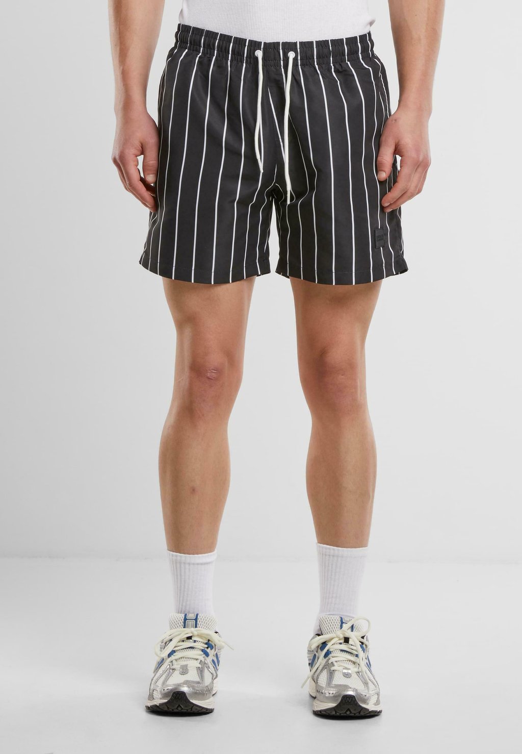 

Пляжные шорты STRIPE Urban Classics, черный