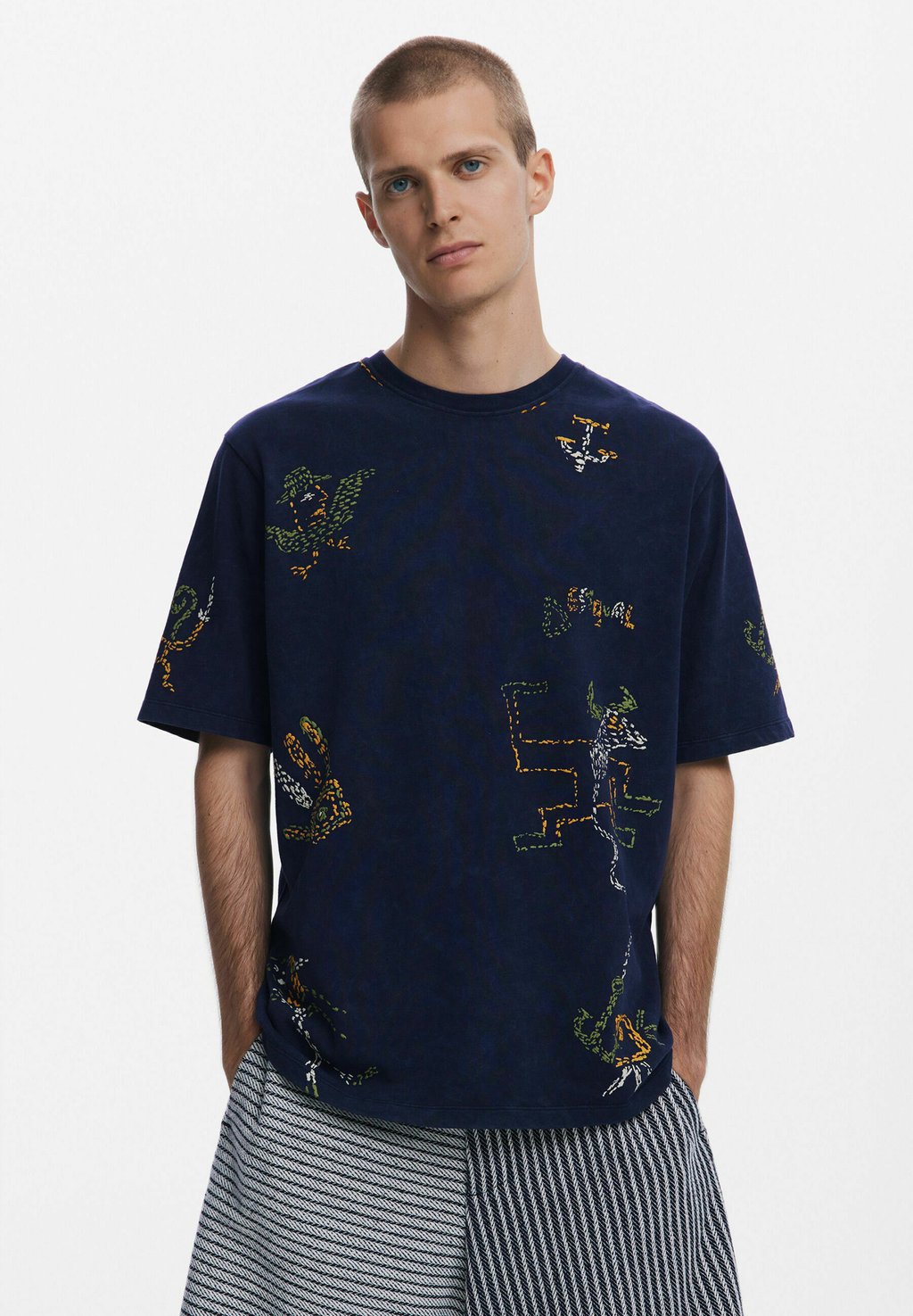 

Футболка с принтом Desigual, синий