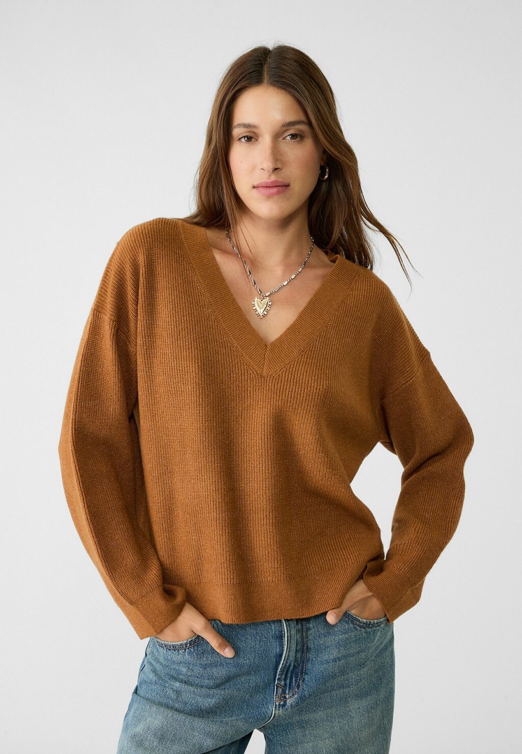 

Джемпер V-NECK Stradivarius, коричневый