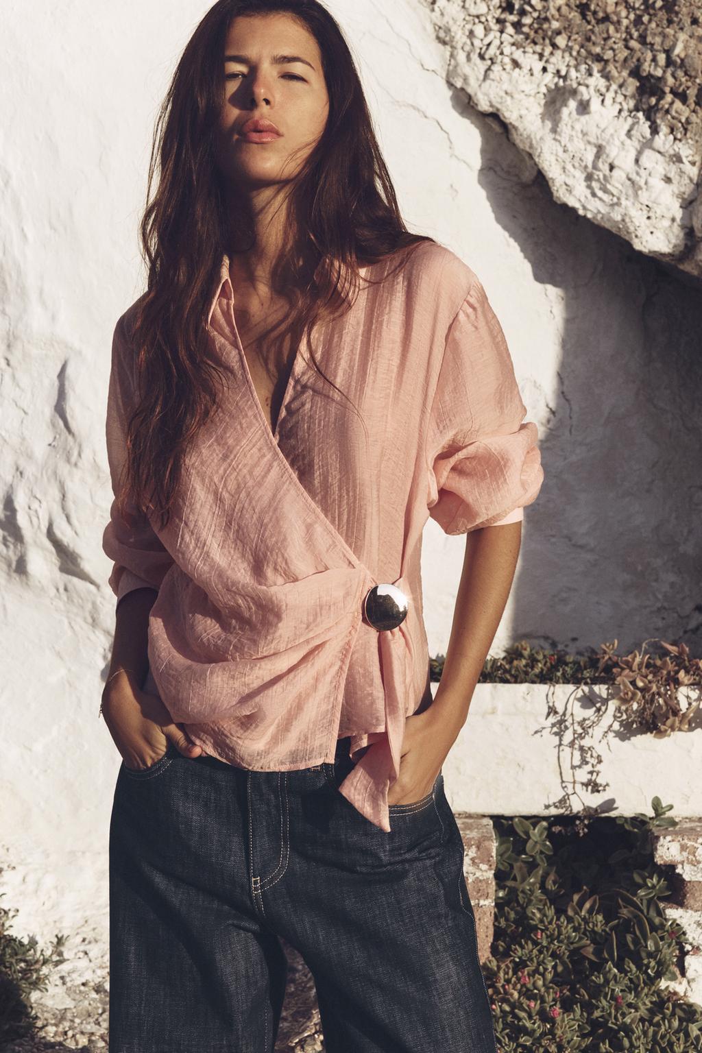 

Рубашка-обертка с золотой аппликацией ZARA, цвет Beige-pink