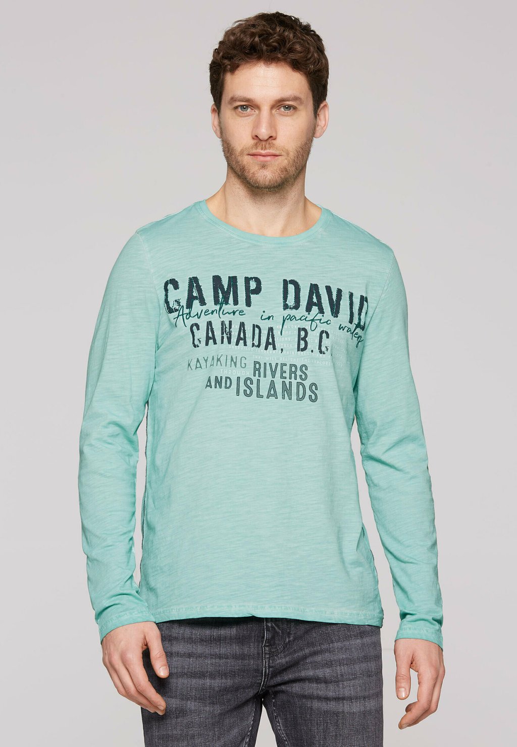 

Лонгслив OIL DYED MIT ARTWORK Camp David, зеленый