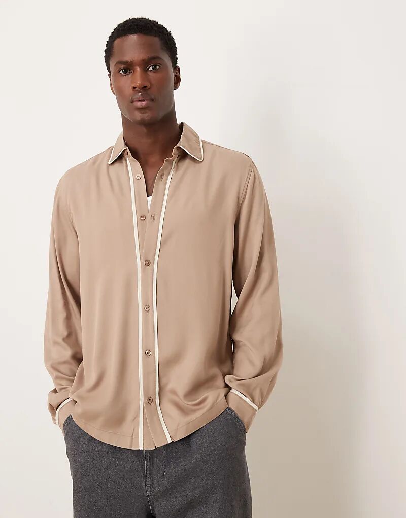 

Рубашка ASOS DESIGN классического кроя с контрастной окантовкой коричневого цвета