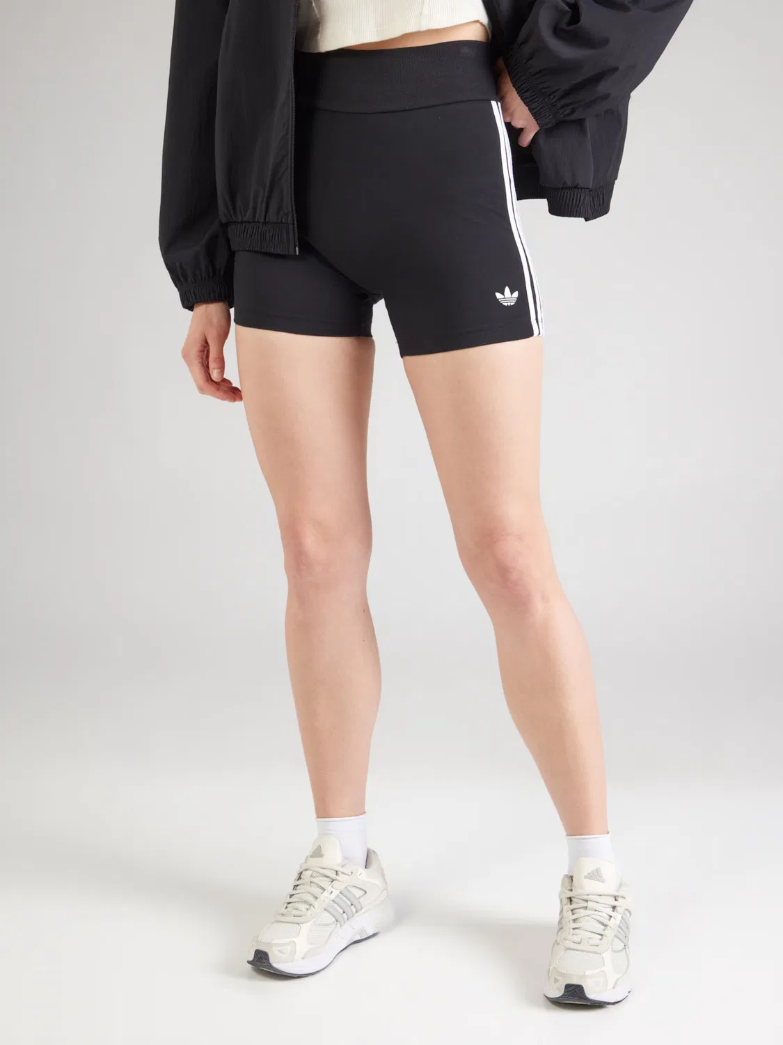 Узкие шорты Adidas Originals черного цвета — фото 3