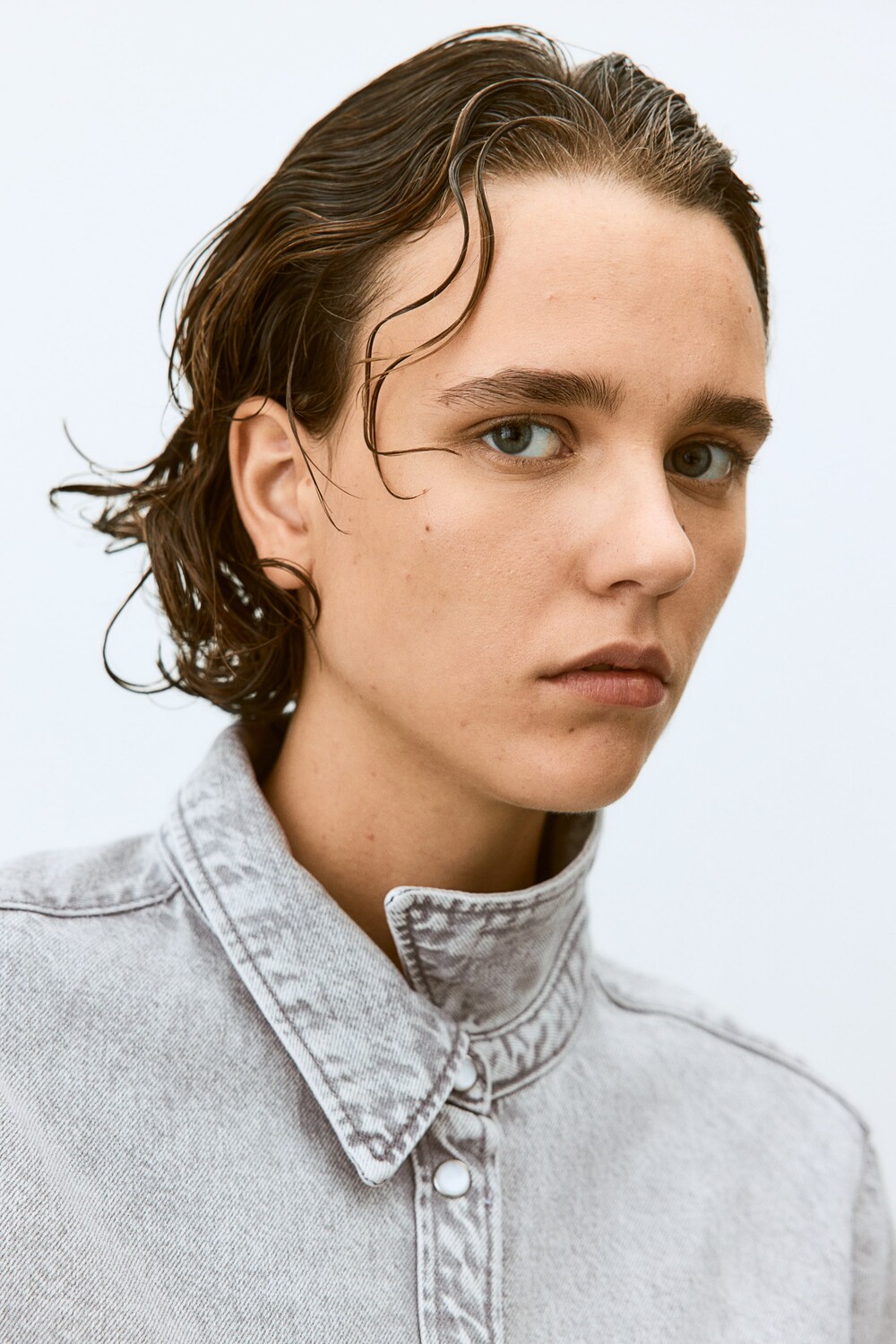 

Джинсовая рубашка H&M, серый