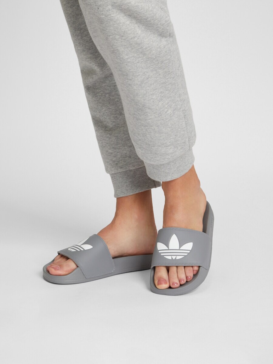 Классические слипоны ADIDAS ORIGINALS Mules Adilette Lite, серый — фото 2