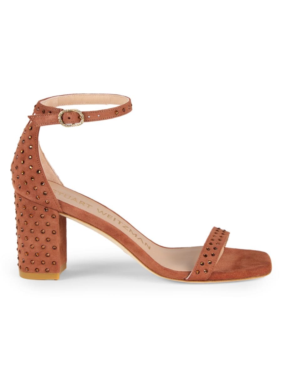 Сандалии из замши с заклепками Stuart Weitzman, цвет Cappuccino
