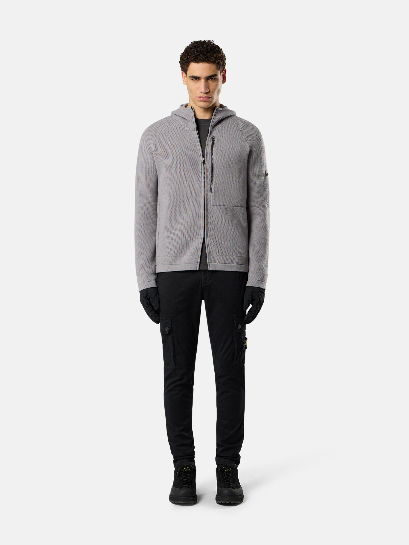 Узкие брюки-карго с карманами на молнии Stone Island 3100034 STRETCH ORGANIC BROKEN TWILL COTTON 'OLD' EFFECT, черный — фото 2