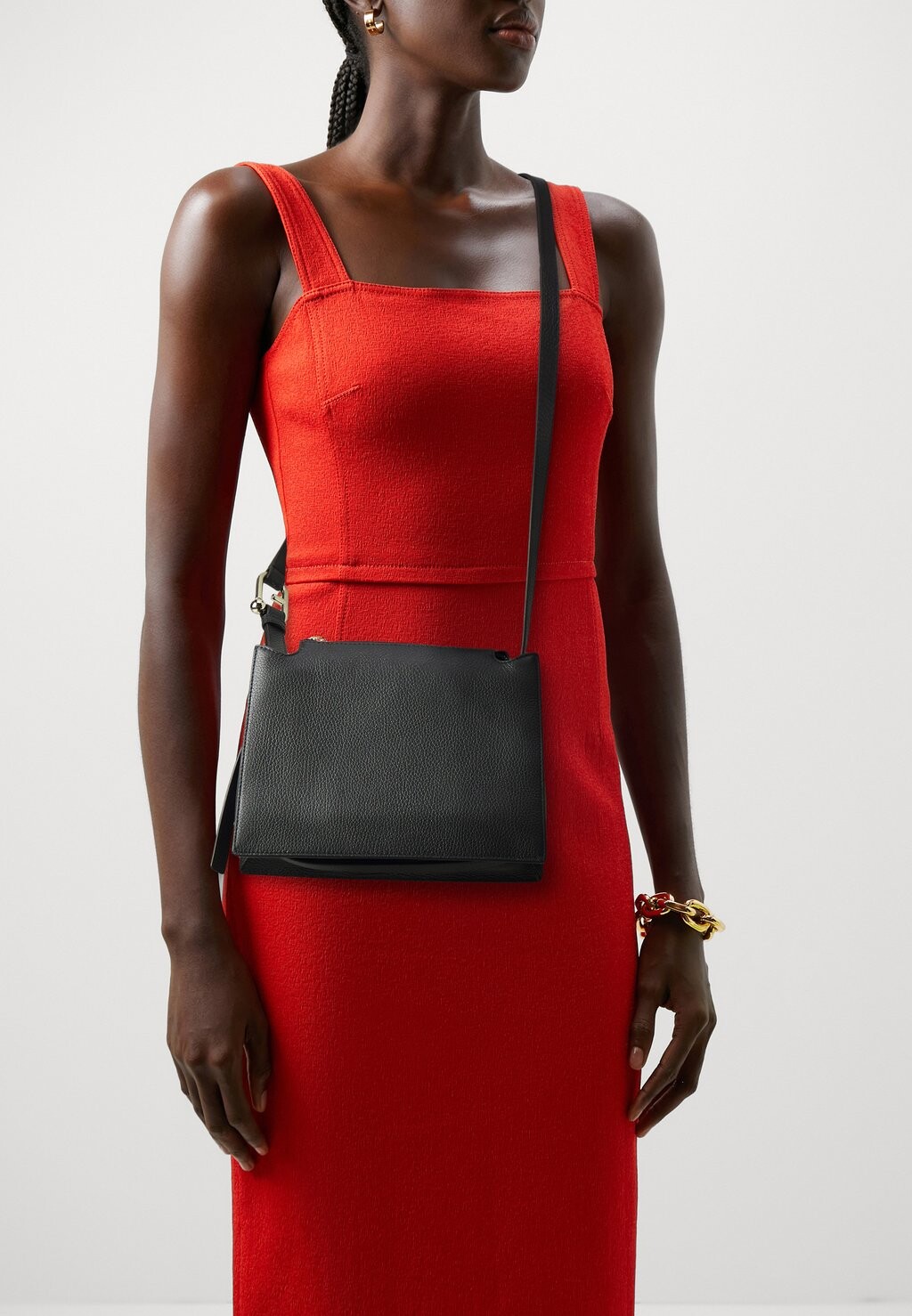 

Сумка через плечо NUVOLA CROSSBODY Furla, черный