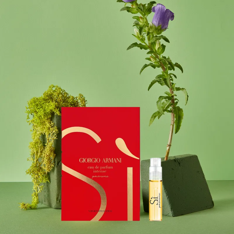 Набор пробников женской парфюмерии Giorgio Armani Si Passione Intense EDP 1.2 мл — фото 2