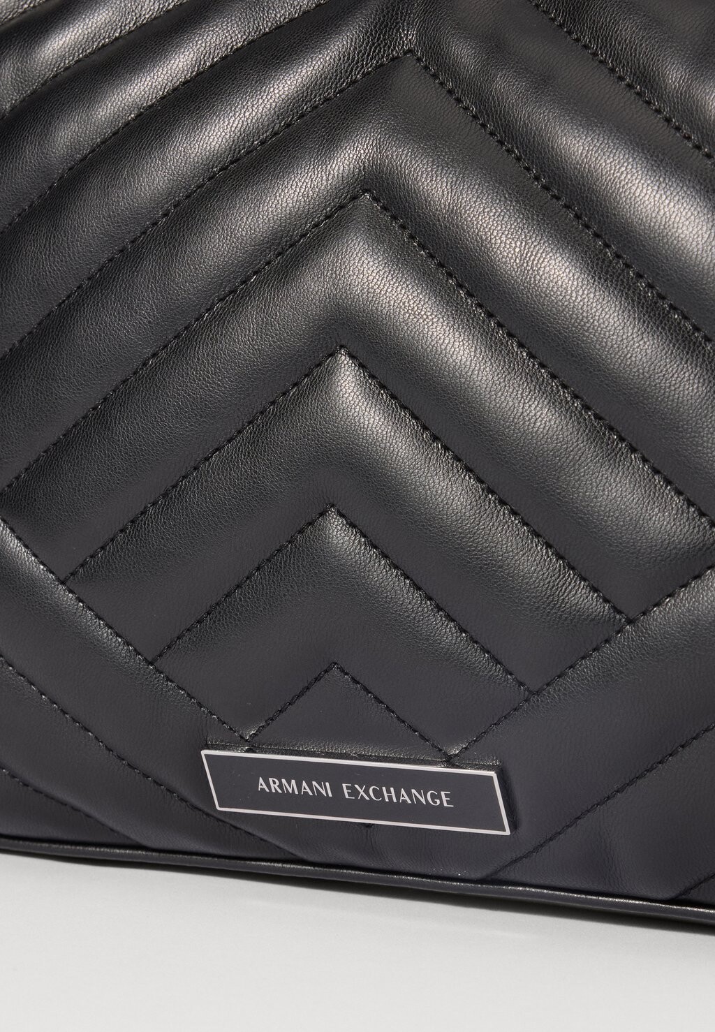 

Сумка SHOULDER BAG Armani Exchange, черный