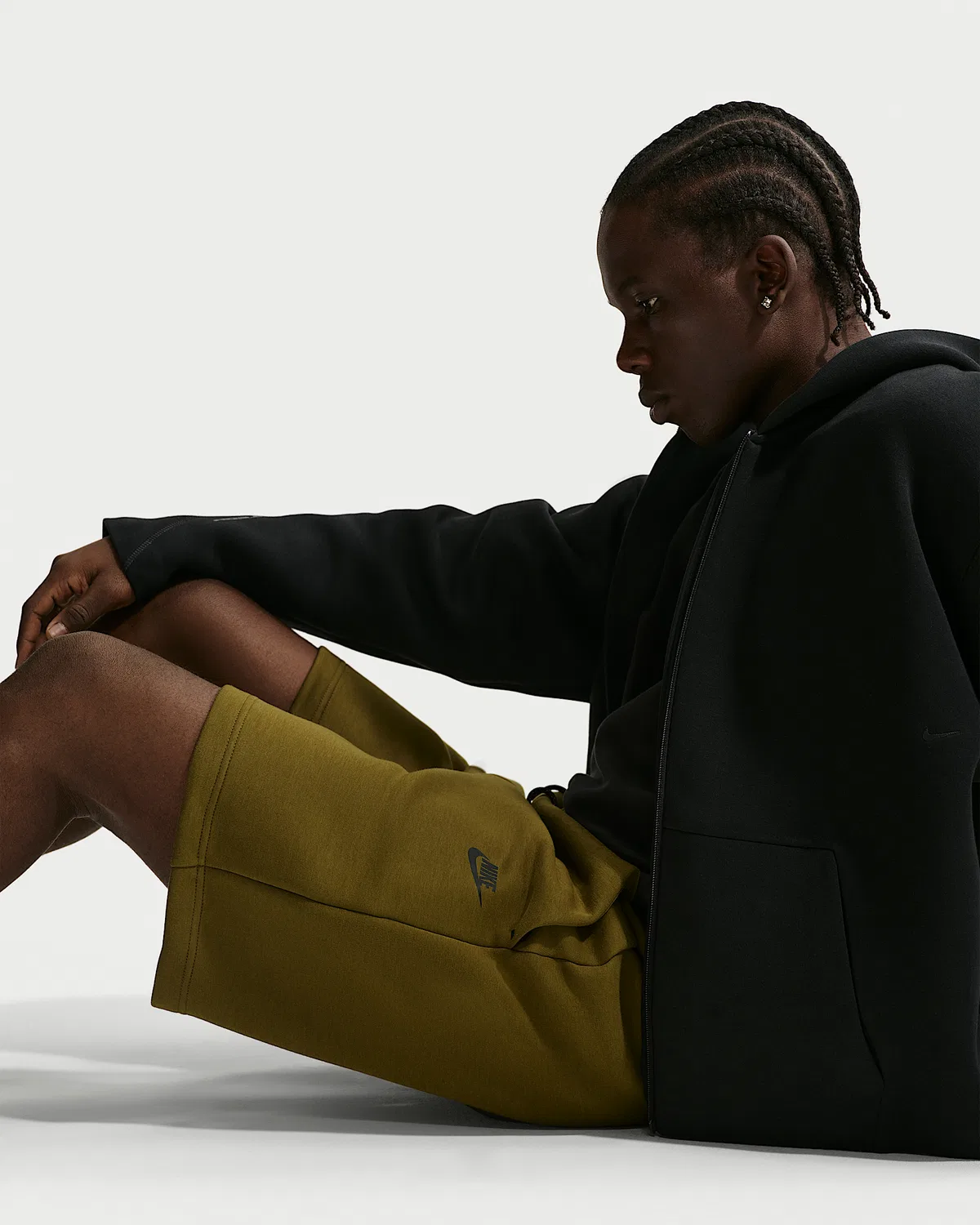 Мужские флисовые шорты Nike Tech, Olive Flak/Black — фото 4