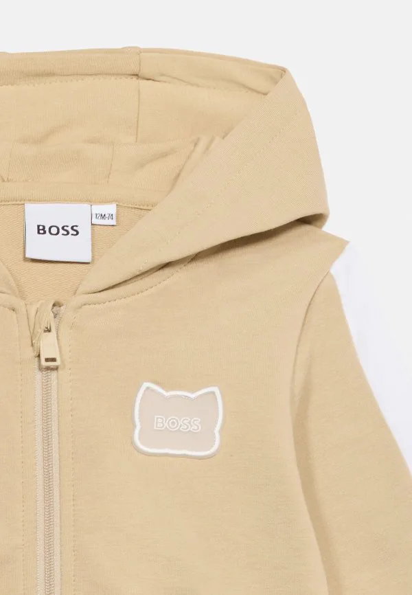 Футболка с принтом для новорожденных Boss Kidswear, Stone — фото 4