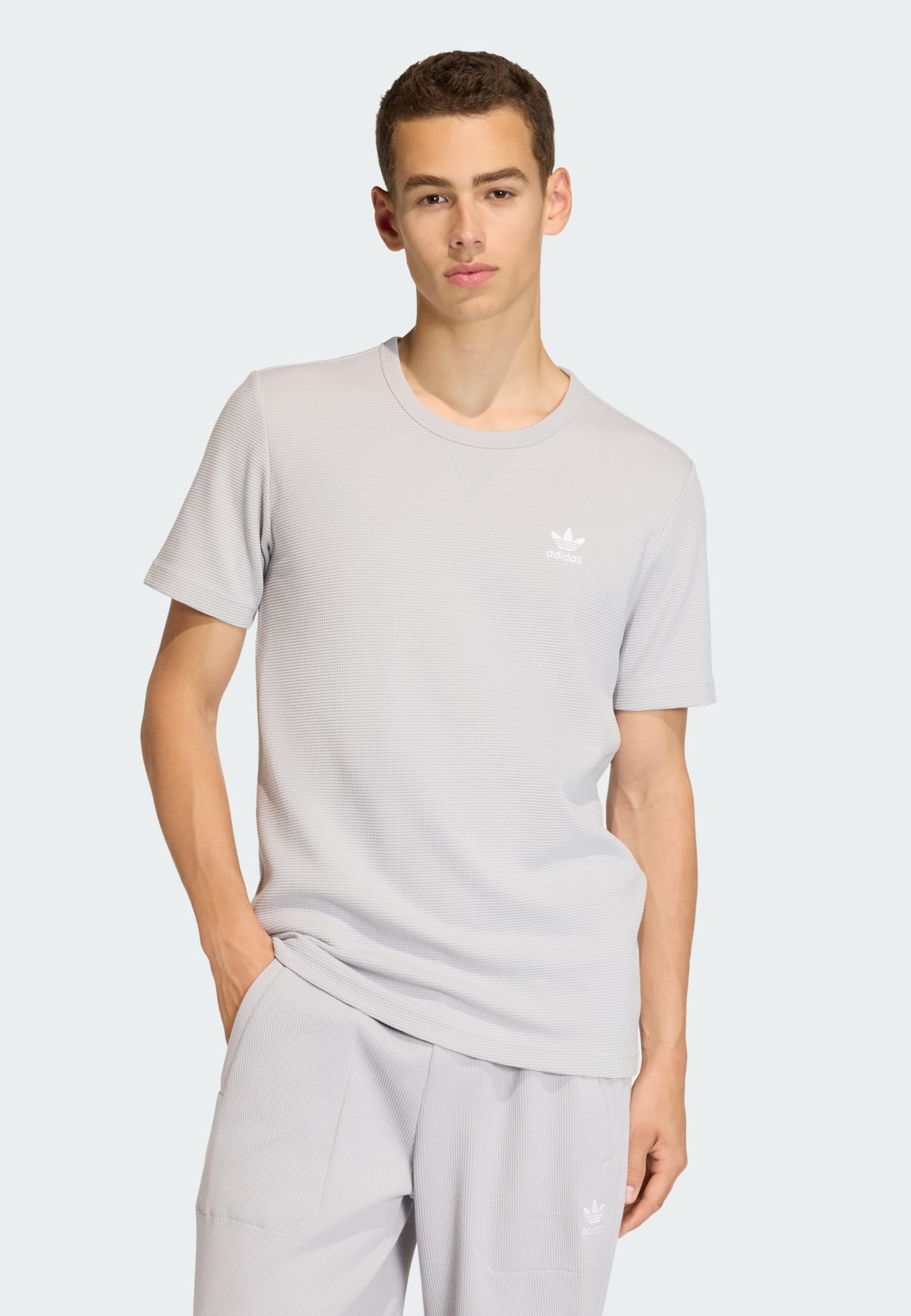 Adidas Originals Футболка 'Trefoil Essentials' в светло-сером цвете — фото 2