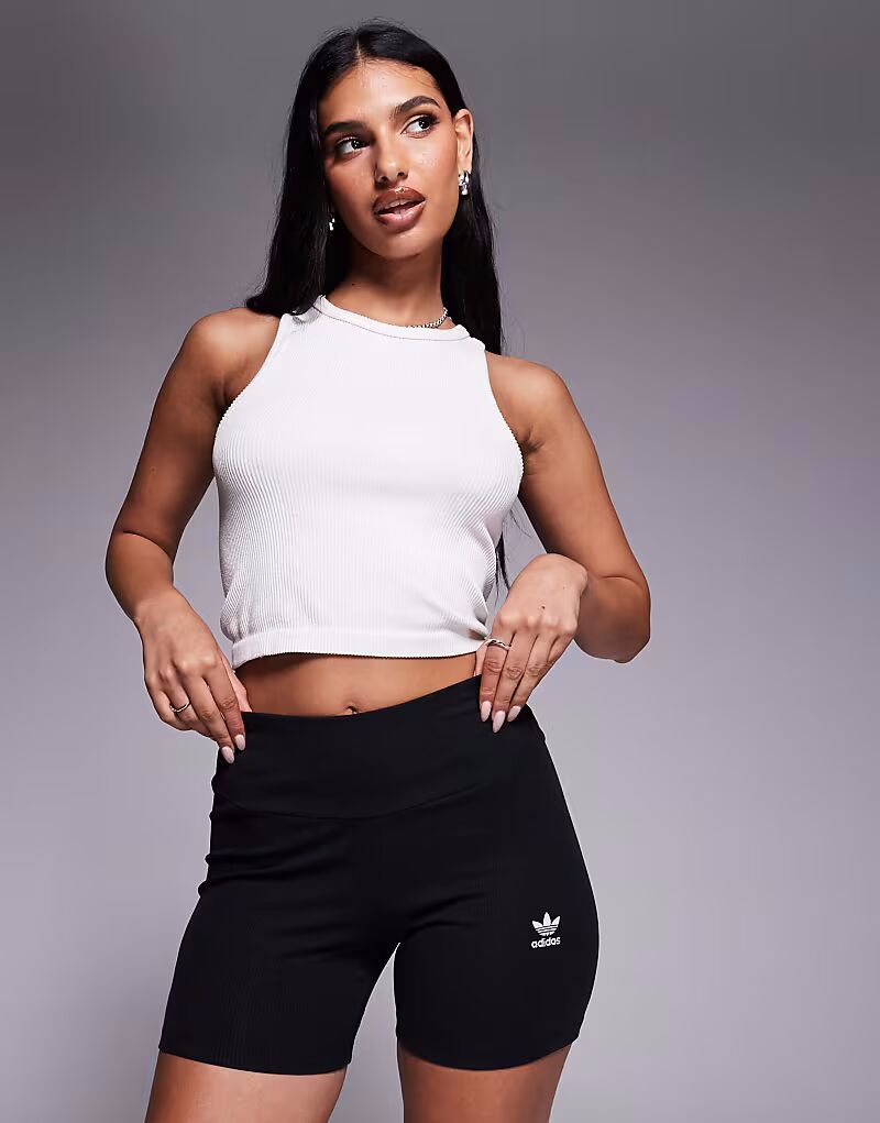 

Черные шорты Adidas Originals Trefoil Essentials в рубчик