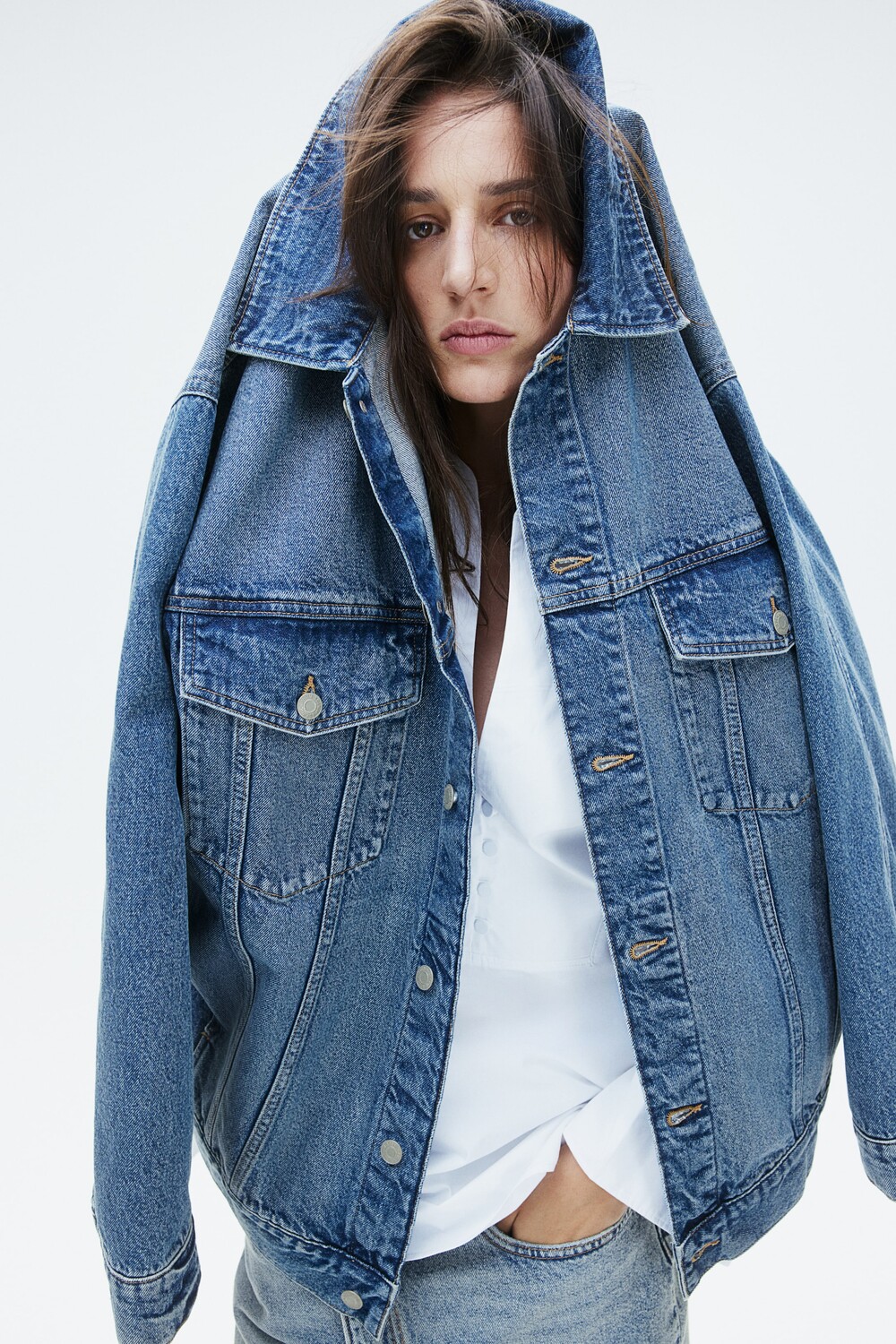 

Джинсовая куртка оверсайз H&M, синий