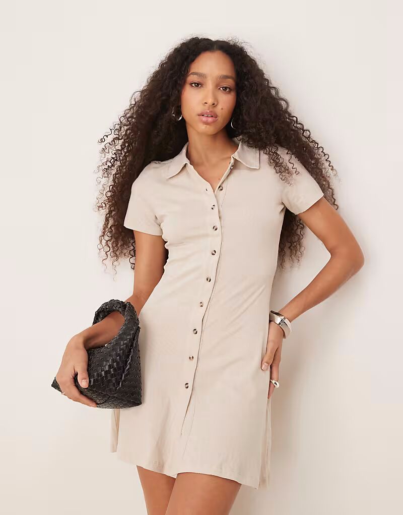 

Платье-футляр мини-фасона ASOS DESIGN с воротником, пуговицами спереди и рукавами-крылышками в каменном цвете