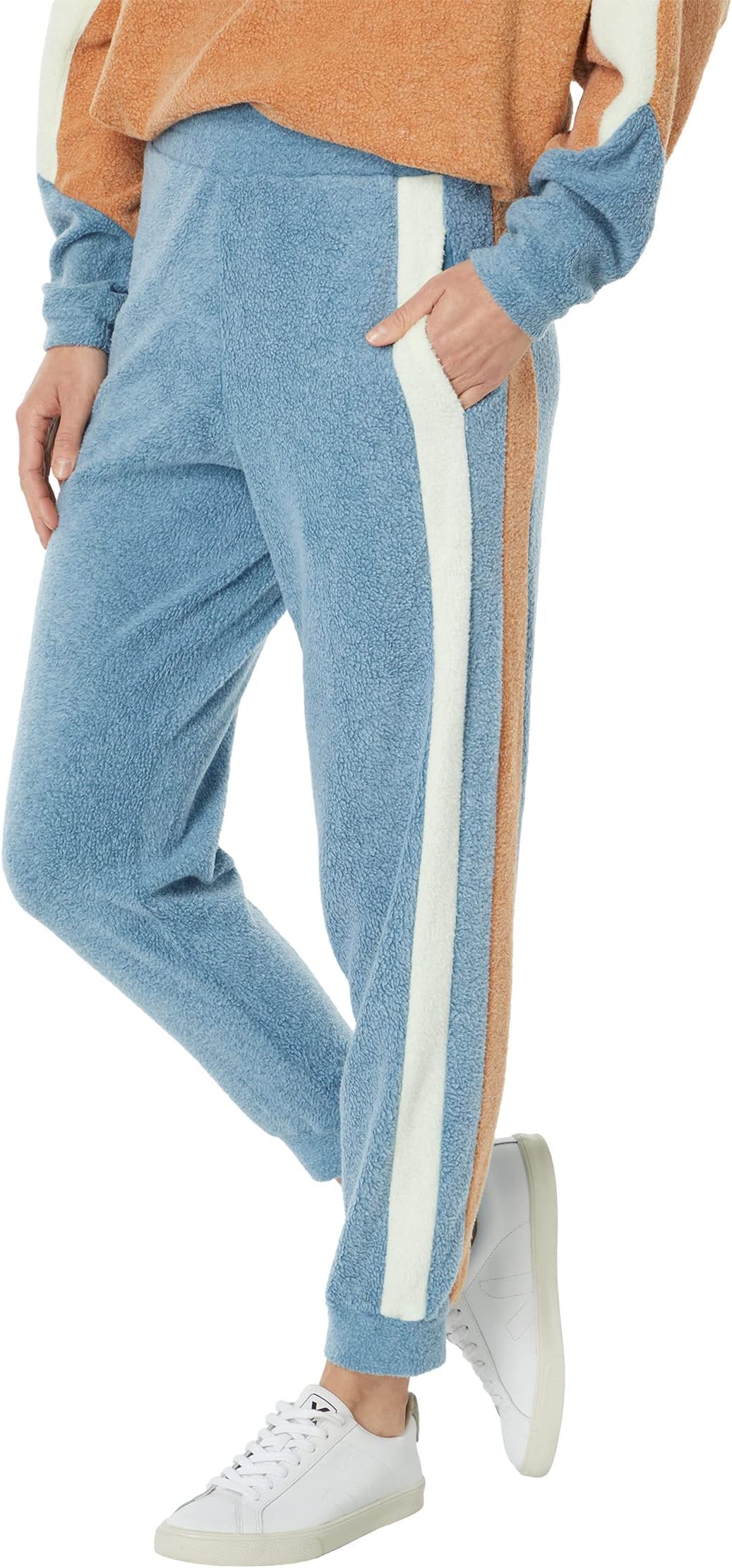 

Брюки Free People Blue Monday Fleece Joggers, цвет Denim Combo