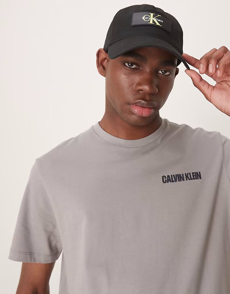 

Кепка с нашивкой-логотипом Calvin Klein Jeans черного цвета