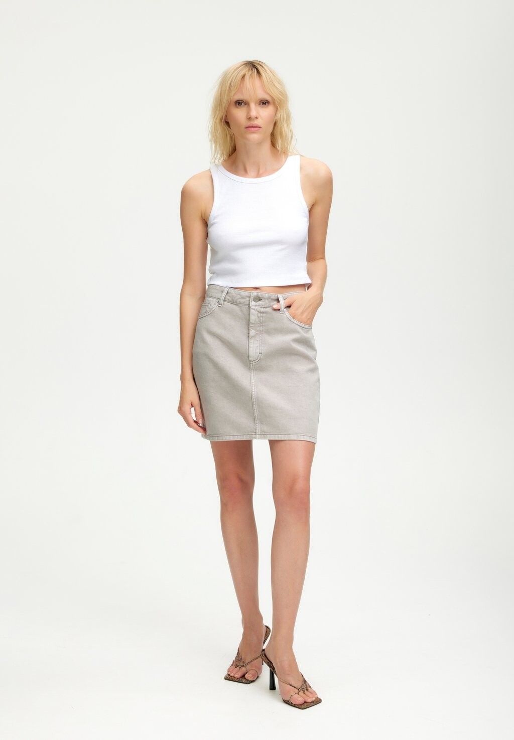

Топ DREWGZ CROPPED Gestuz, кремовый