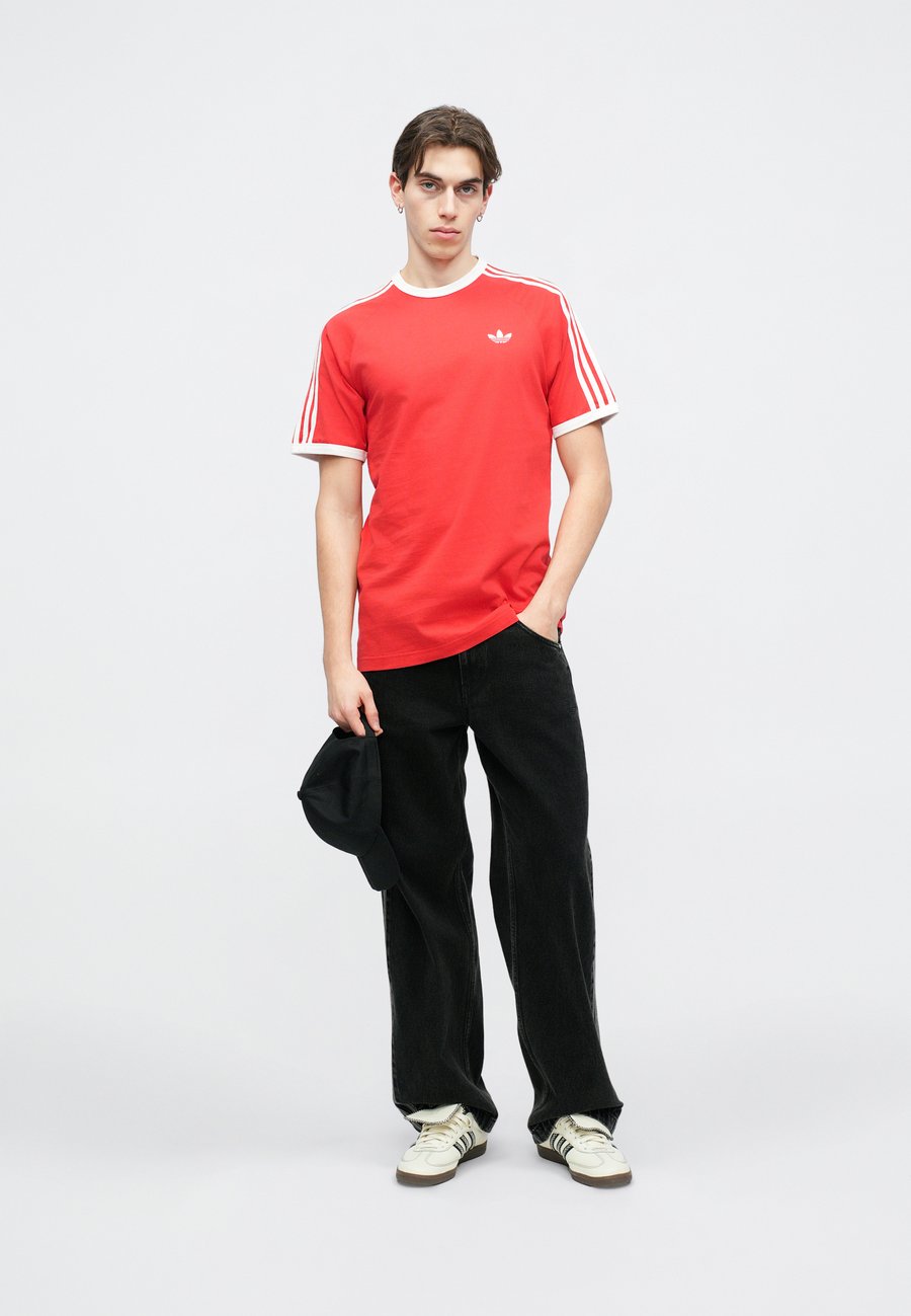 Футболка Adidas Originals TEE, Better Scarlet/Red — фото 3