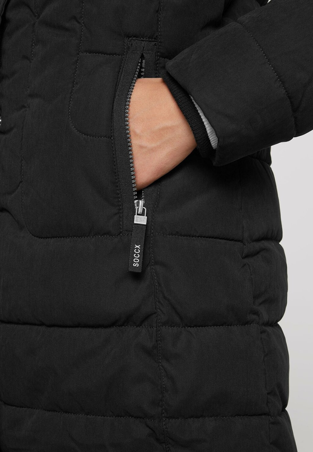 

Зимнее пальто PEACHED MIT ABTRENNBARER KAPUZE Soccx, черный
