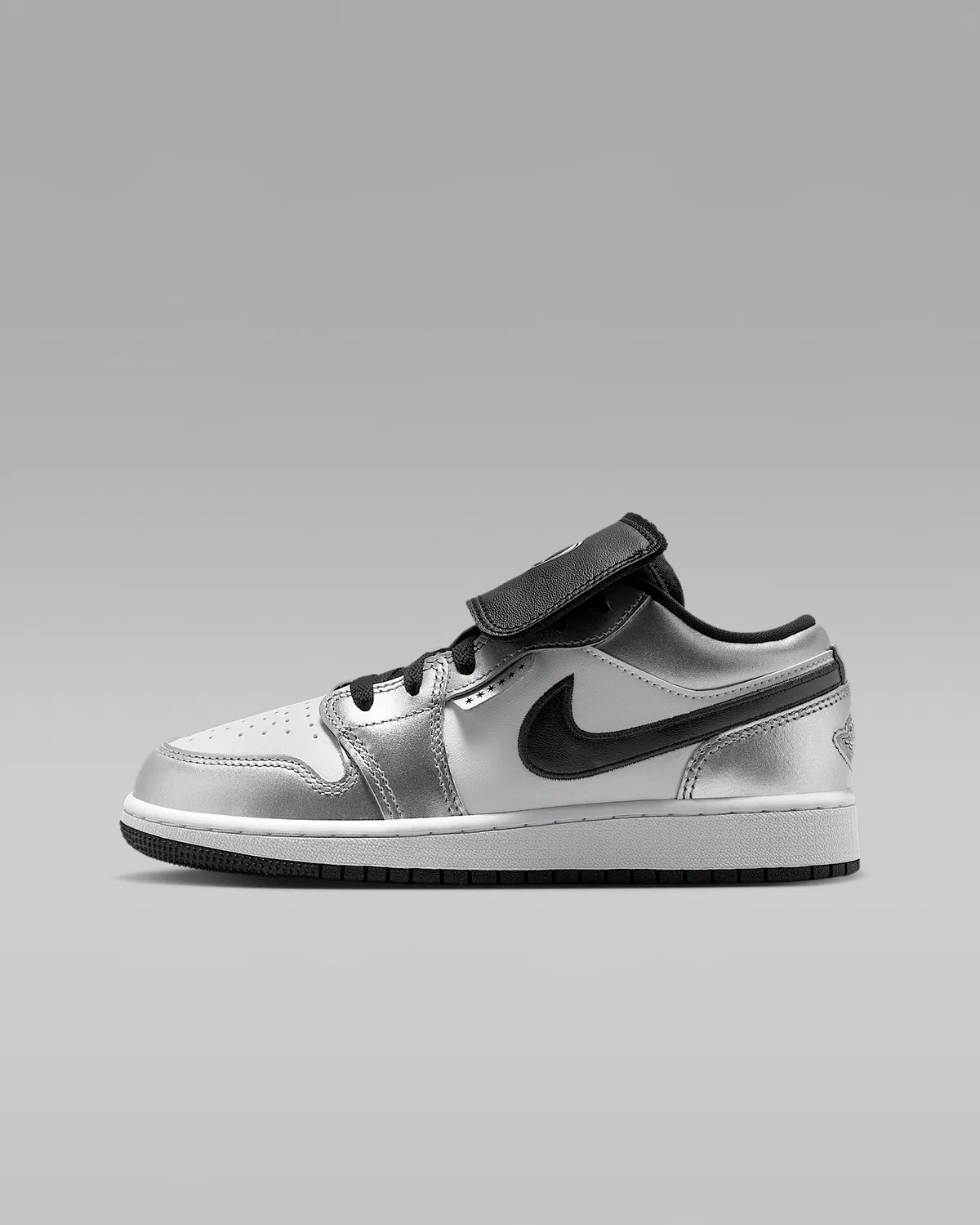 Кроссовки Big Kids' Air Jordan 1 Low SE, White/White/Metallic Silver/Black