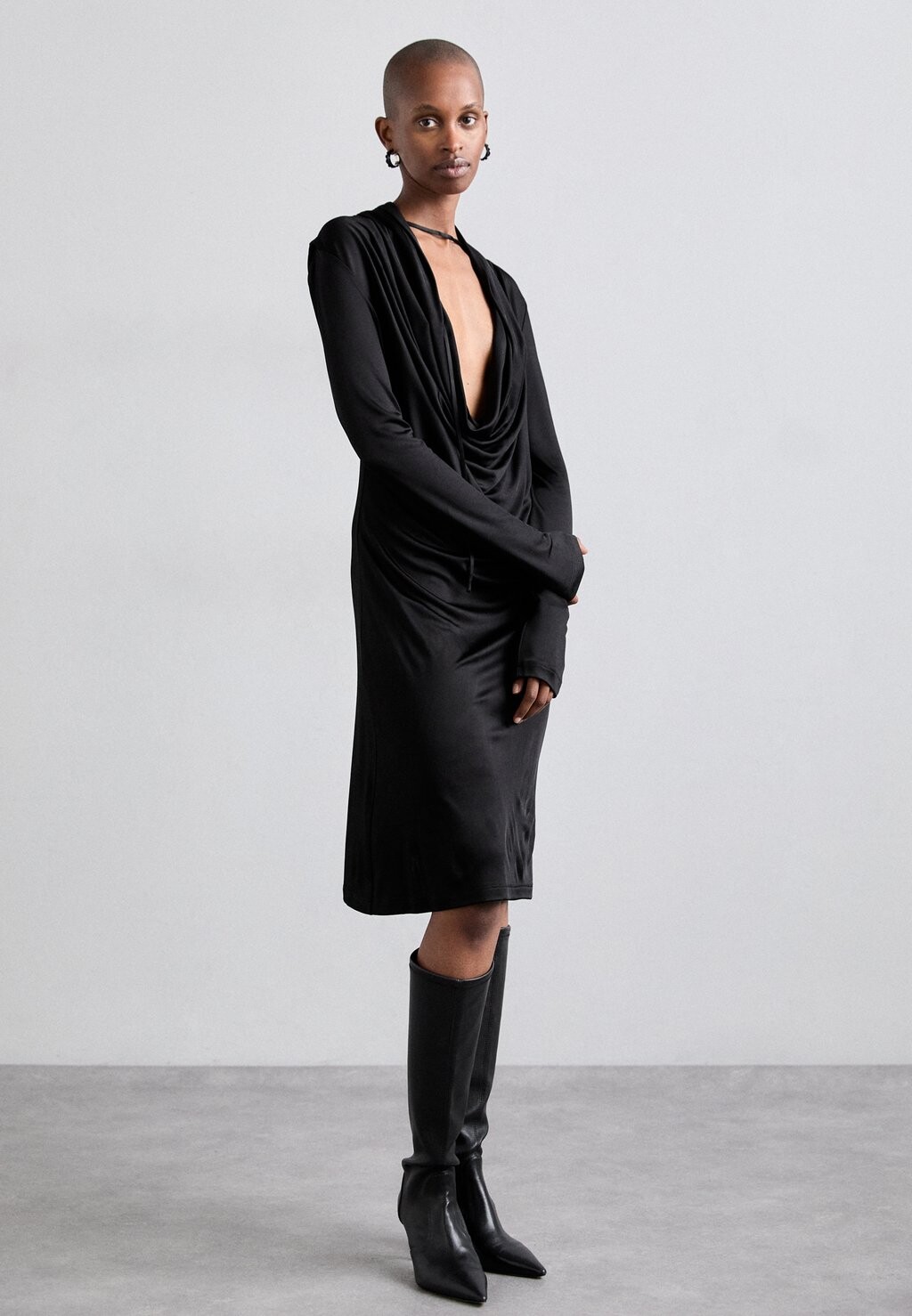 

Платье из джерси COWL DRESS LIQUID Helmut Lang, черный