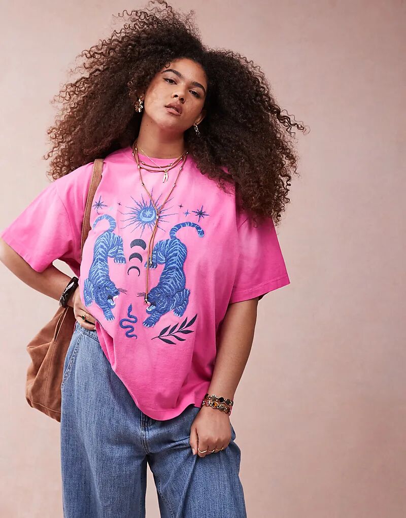 

Футболка свободного кроя ASOS DESIGN Curve с вышитым изображением небесного тела розового цвета Asos Curve