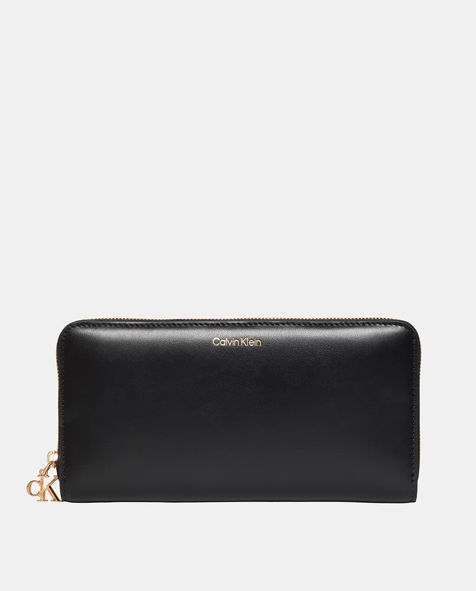 

большой кошелек с вышитым логотипом Calvin Klein, черный