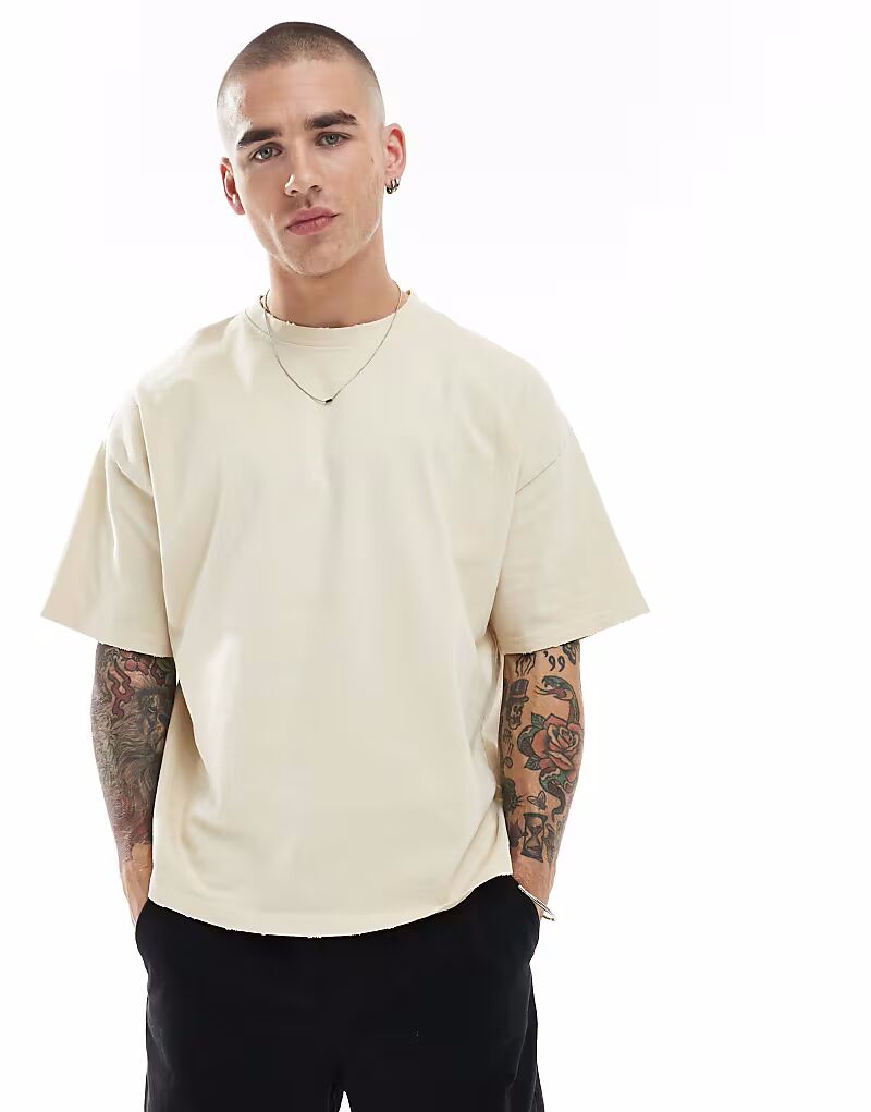 

Pull&Bear Destroyed свободная футболка песочного цвета с принтом