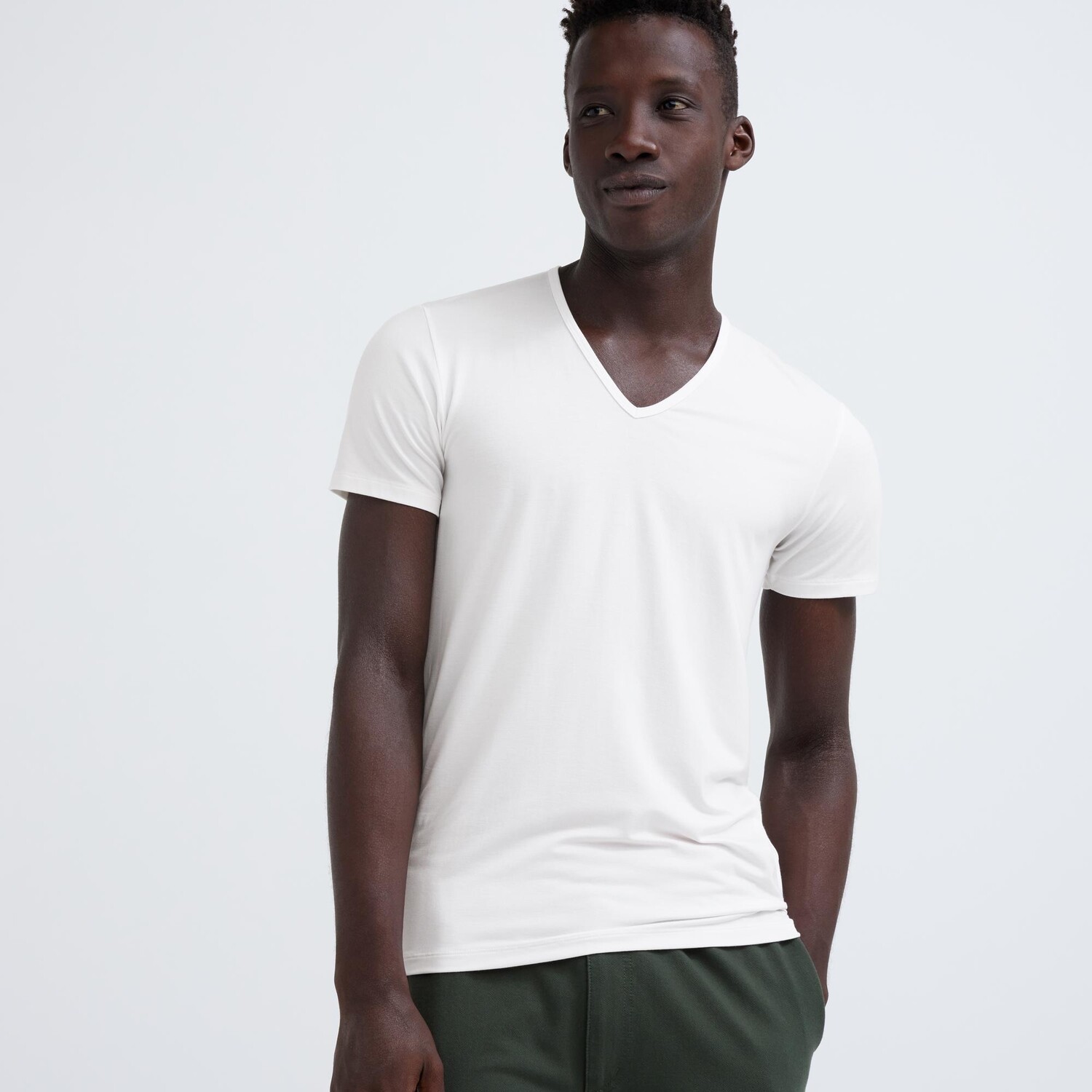 

Футболка Uniqlo Heattech с V-образным вырезом и короткими рукавами, белый